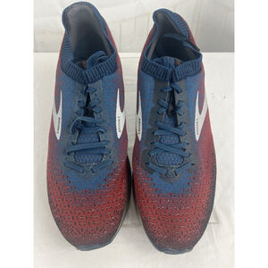 Size 13 - Men’s Brooks Levitate 2 Chili Navy